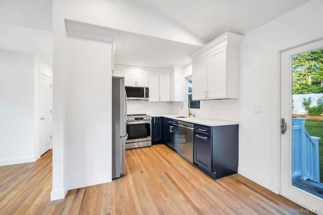 12 George Street, Hampton Bays, NY 11946