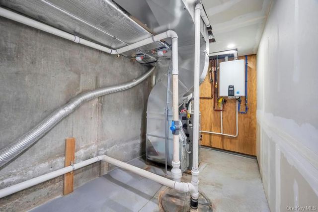 12 George Street, Hampton Bays, NY 11946