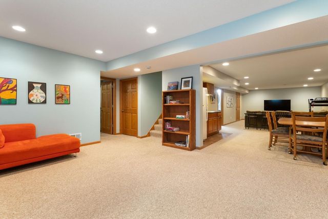 9112 Dunbar Knoll N, Brooklyn Park, MN 55443