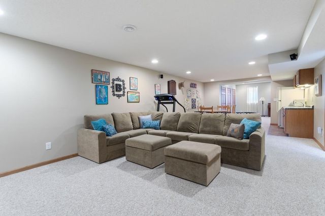 9112 Dunbar Knoll N, Brooklyn Park, MN 55443