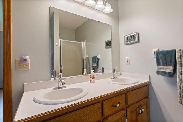 9112 Dunbar Knoll N, Brooklyn Park, MN 55443