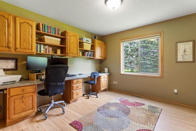 9112 Dunbar Knoll N, Brooklyn Park, MN 55443