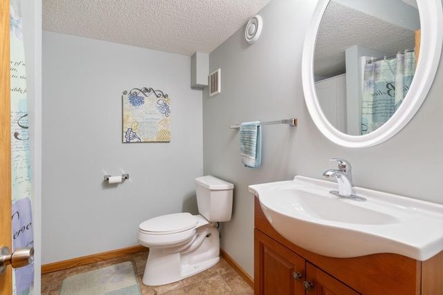 9112 Dunbar Knoll N, Brooklyn Park, MN 55443