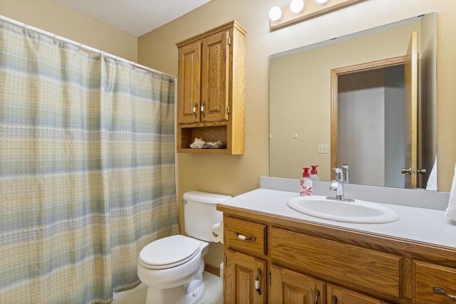 9112 Dunbar Knoll N, Brooklyn Park, MN 55443