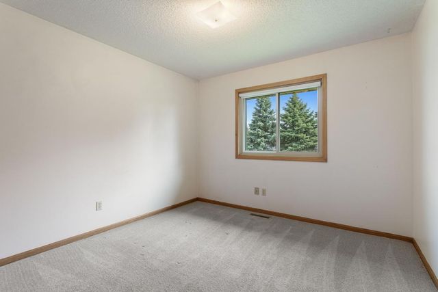 9112 Dunbar Knoll N, Brooklyn Park, MN 55443