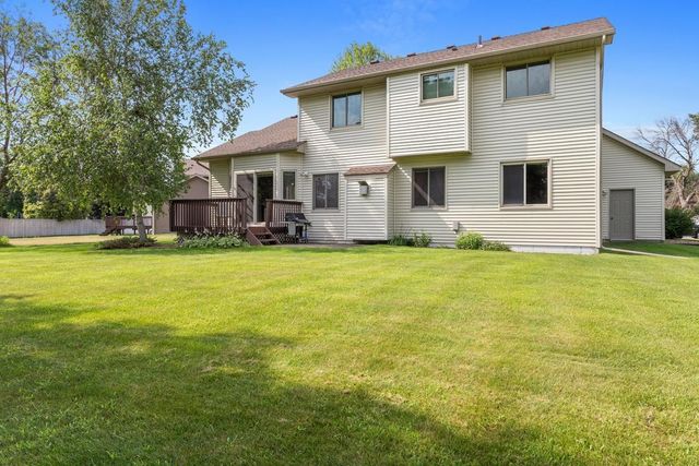 9112 Dunbar Knoll N, Brooklyn Park, MN 55443
