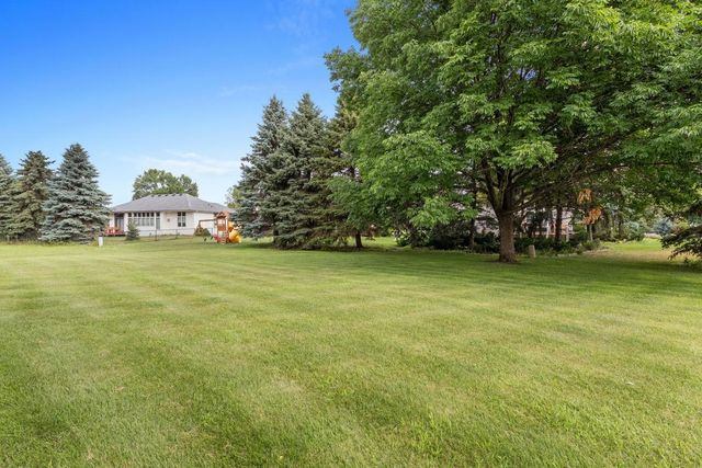 9112 Dunbar Knoll N, Brooklyn Park, MN 55443