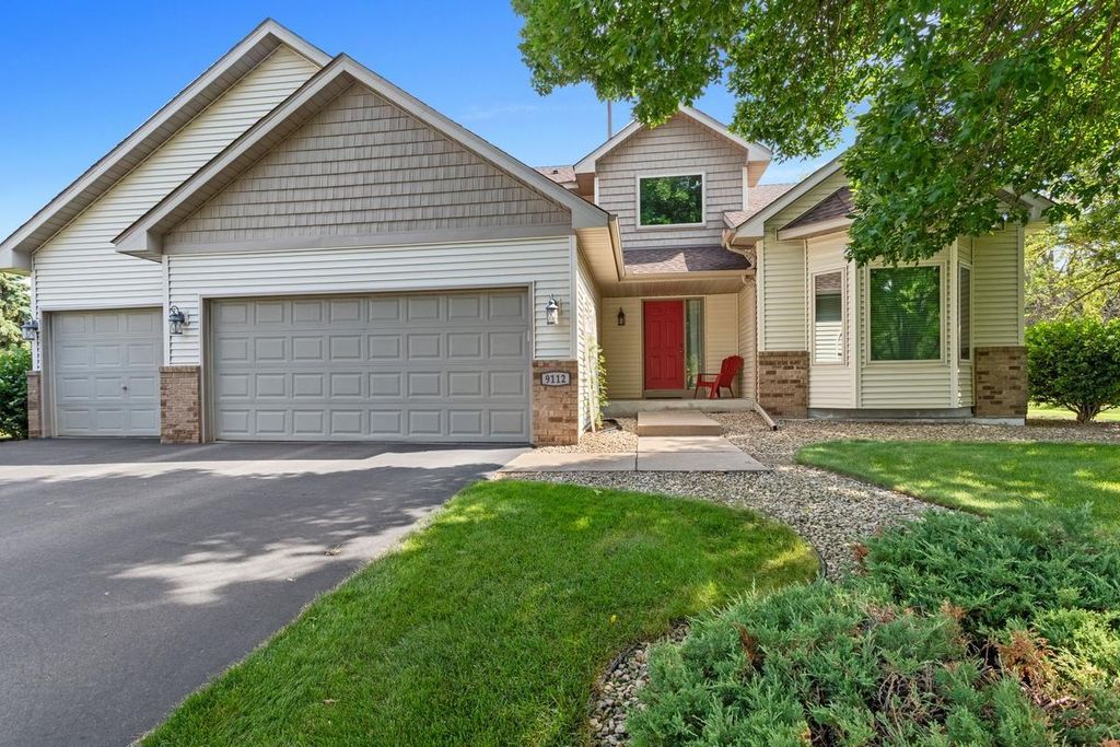 9112 Dunbar Knoll N, Brooklyn Park, MN 55443