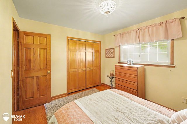 10247 E Coldwater Road, Davison, MI 48423