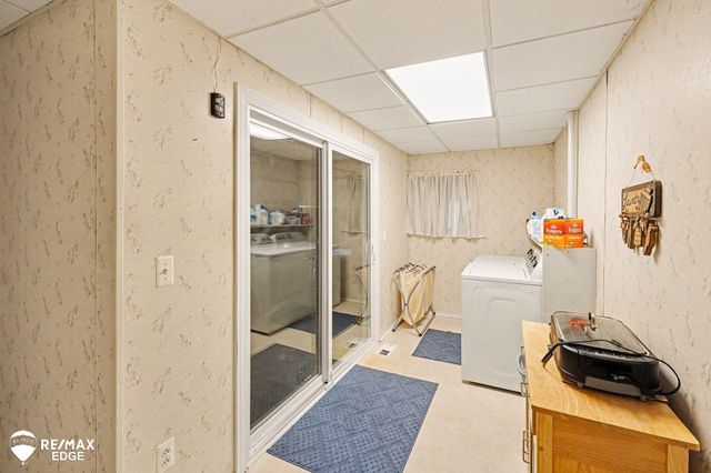 10247 E Coldwater Road, Davison, MI 48423