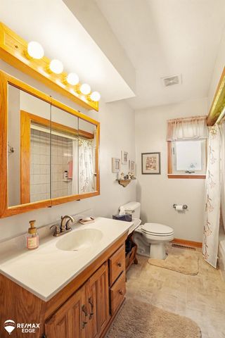 10247 E Coldwater Road, Davison, MI 48423