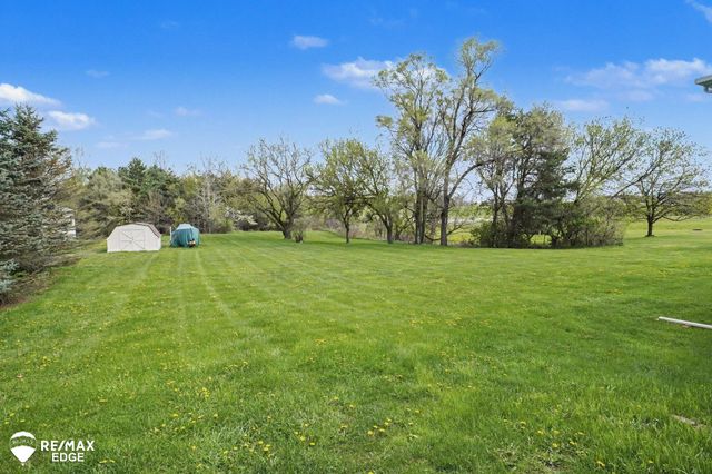 10247 E Coldwater Road, Davison, MI 48423