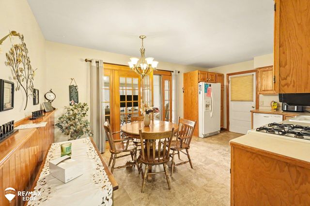 10247 E Coldwater Road, Davison, MI 48423