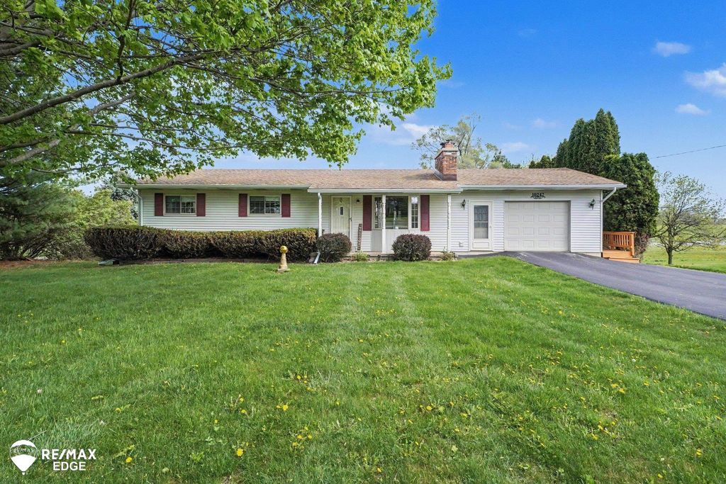 10247 E Coldwater Road, Davison, MI 48423