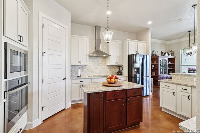 156 Pr 2771, Mico, TX 78056