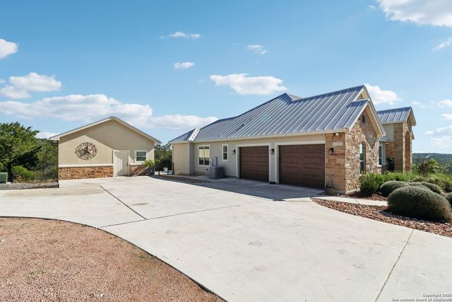 156 Pr 2771, Mico, TX 78056