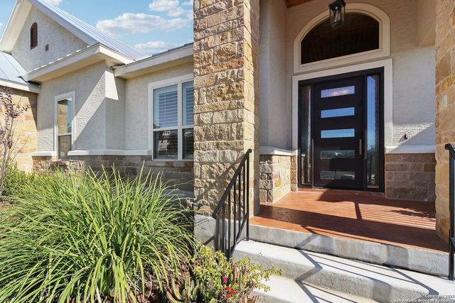 156 Pr 2771, Mico, TX 78056