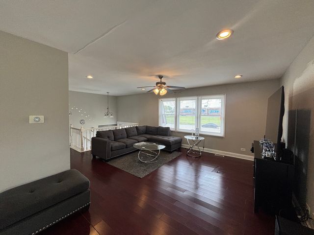 17501 Winston Drive, Country Club Hills, IL 60478