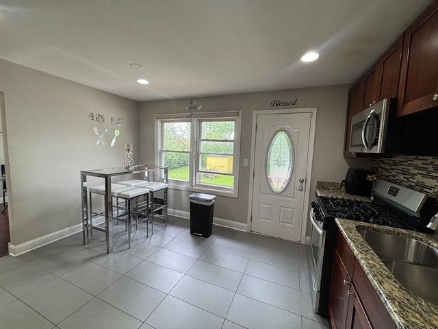 17501 Winston Drive, Country Club Hills, IL 60478