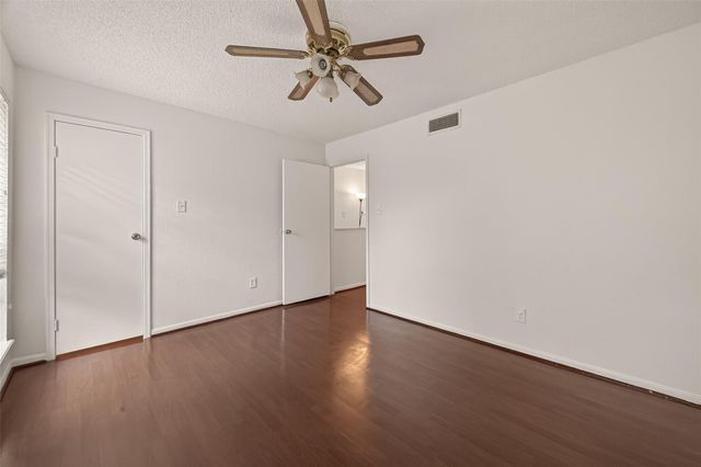 3100 Jeanetta Street 302, Houston, TX 77063