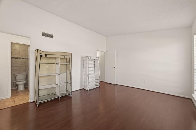 3100 Jeanetta Street 302, Houston, TX 77063