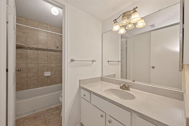 3100 Jeanetta Street 302, Houston, TX 77063