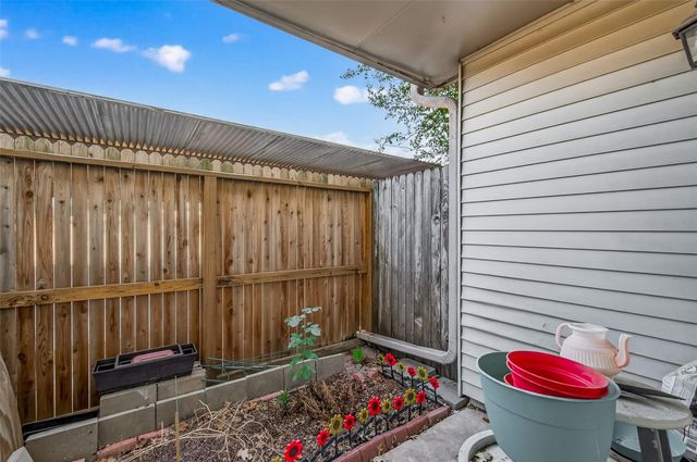 3100 Jeanetta Street 302, Houston, TX 77063