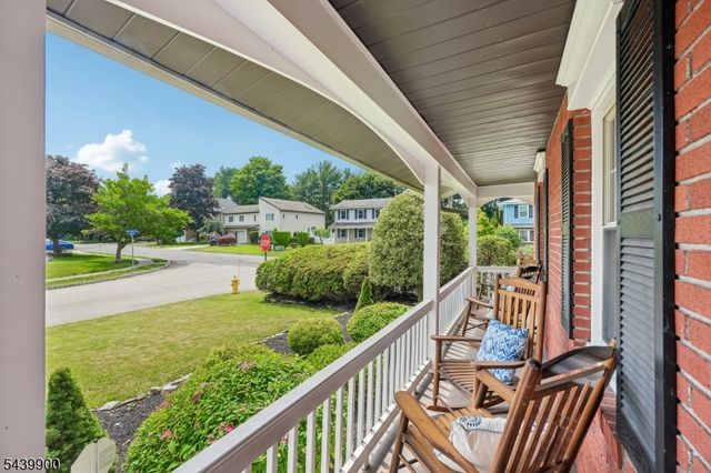 4 Holyoke Rd, Wayne Twp., NJ 07470