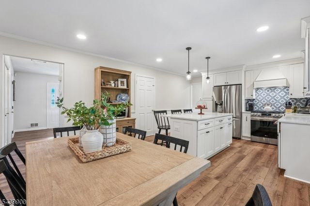 4 Holyoke Rd, Wayne Twp., NJ 07470