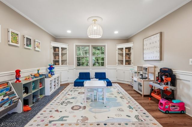4 Holyoke Rd, Wayne Twp., NJ 07470