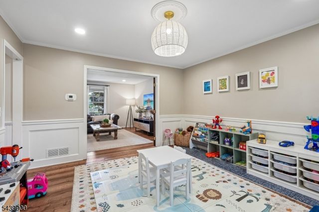 4 Holyoke Rd, Wayne Twp., NJ 07470