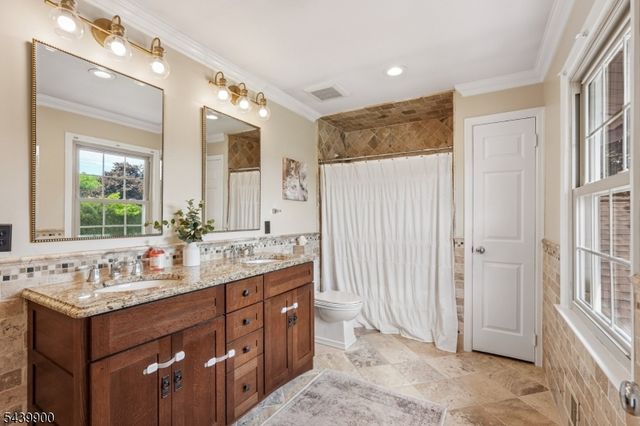 4 Holyoke Rd, Wayne Twp., NJ 07470
