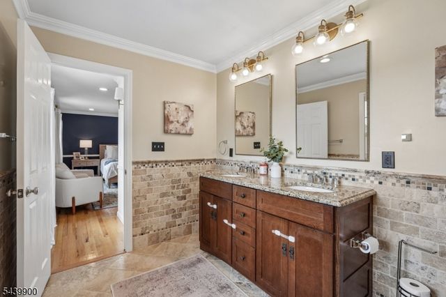 4 Holyoke Rd, Wayne Twp., NJ 07470