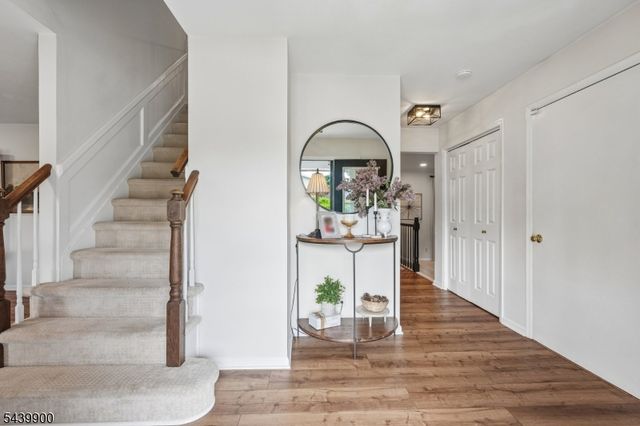 4 Holyoke Rd, Wayne Twp., NJ 07470
