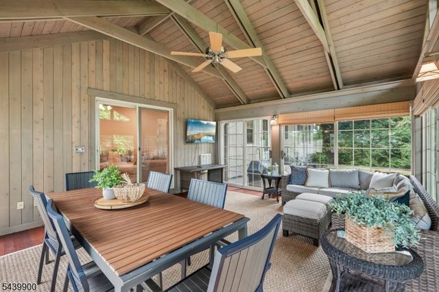 4 Holyoke Rd, Wayne Twp., NJ 07470