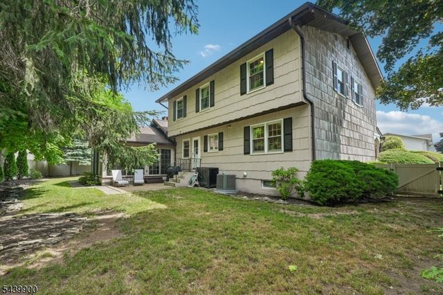 4 Holyoke Rd, Wayne Twp., NJ 07470