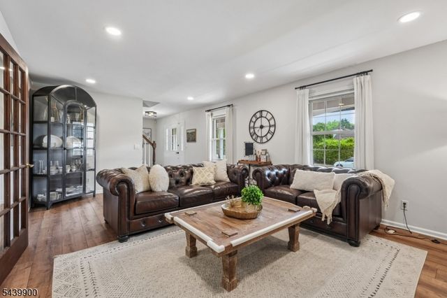 4 Holyoke Rd, Wayne Twp., NJ 07470