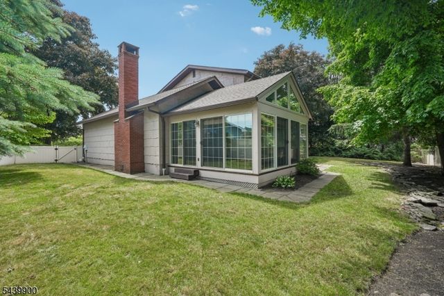 4 Holyoke Rd, Wayne Twp., NJ 07470