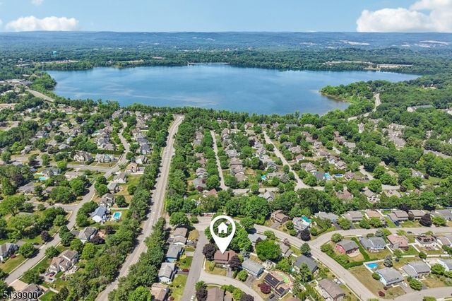 4 Holyoke Rd, Wayne Twp., NJ 07470