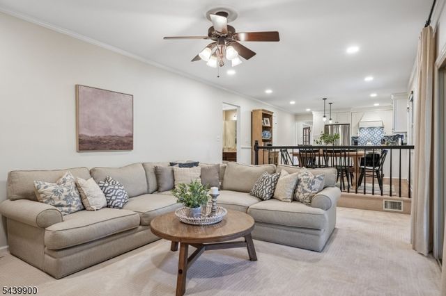 4 Holyoke Rd, Wayne Twp., NJ 07470