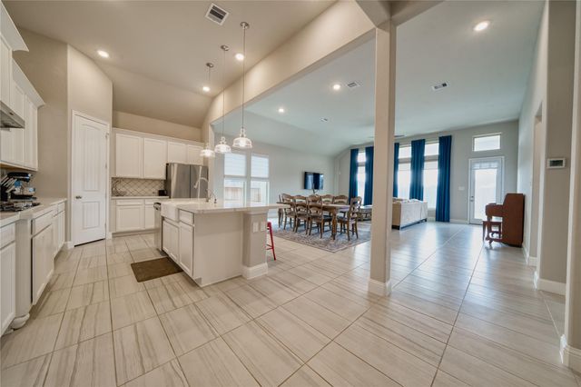 2232 Clements Shore Lane, La Porte, TX 77571