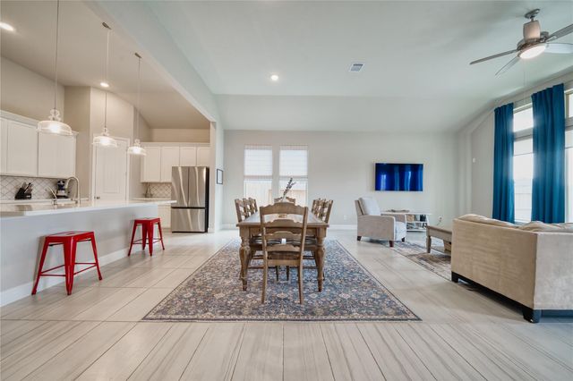 2232 Clements Shore Lane, La Porte, TX 77571