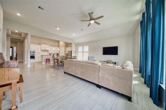 2232 Clements Shore Lane, La Porte, TX 77571