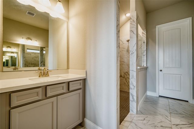 2232 Clements Shore Lane, La Porte, TX 77571