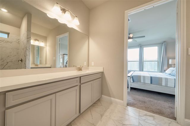 2232 Clements Shore Lane, La Porte, TX 77571