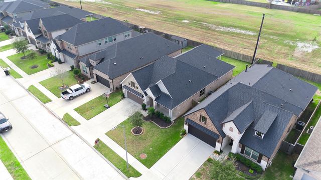 2232 Clements Shore Lane, La Porte, TX 77571