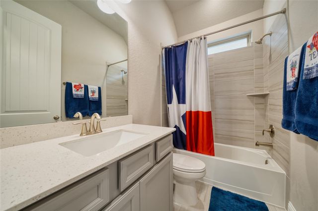 2232 Clements Shore Lane, La Porte, TX 77571