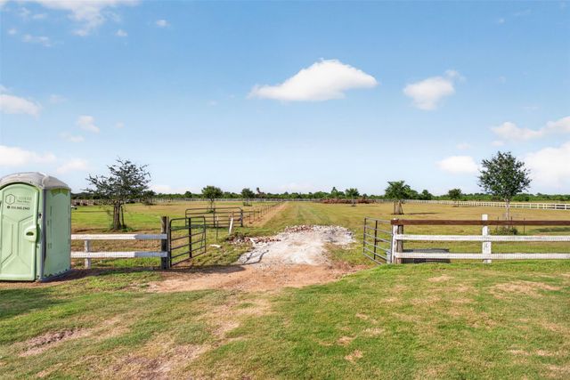 2672 Harrison Road, Sealy, TX 77474