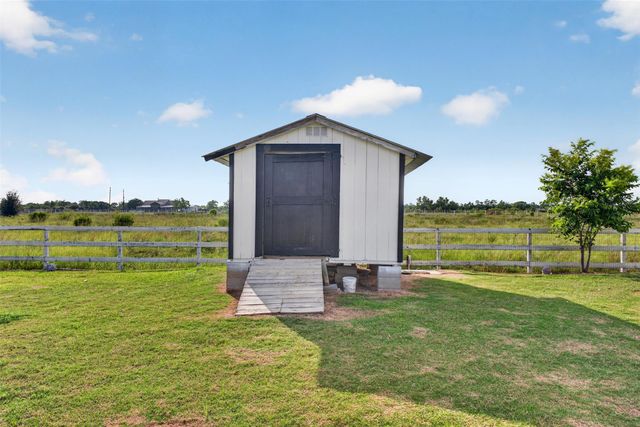 2672 Harrison Road, Sealy, TX 77474