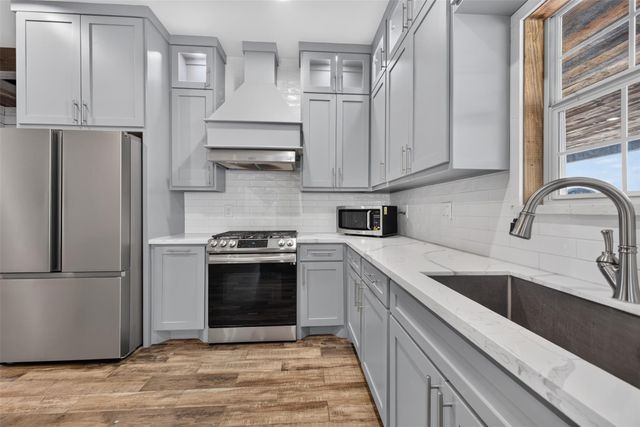 2672 Harrison Road, Sealy, TX 77474